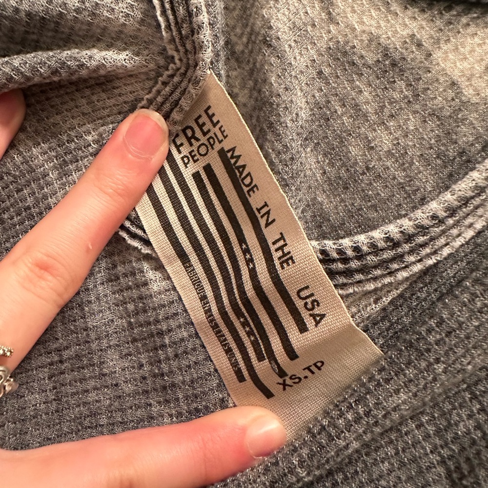 š£Free People Heather Gray Waffle Knit Top - Picture 8 of 8